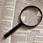 Entenda o que é teologia, sua história, áreas principais e correntes mais relevantes. Um guia técnico e aprofundado para iniciantes que desejam estudar teologia.